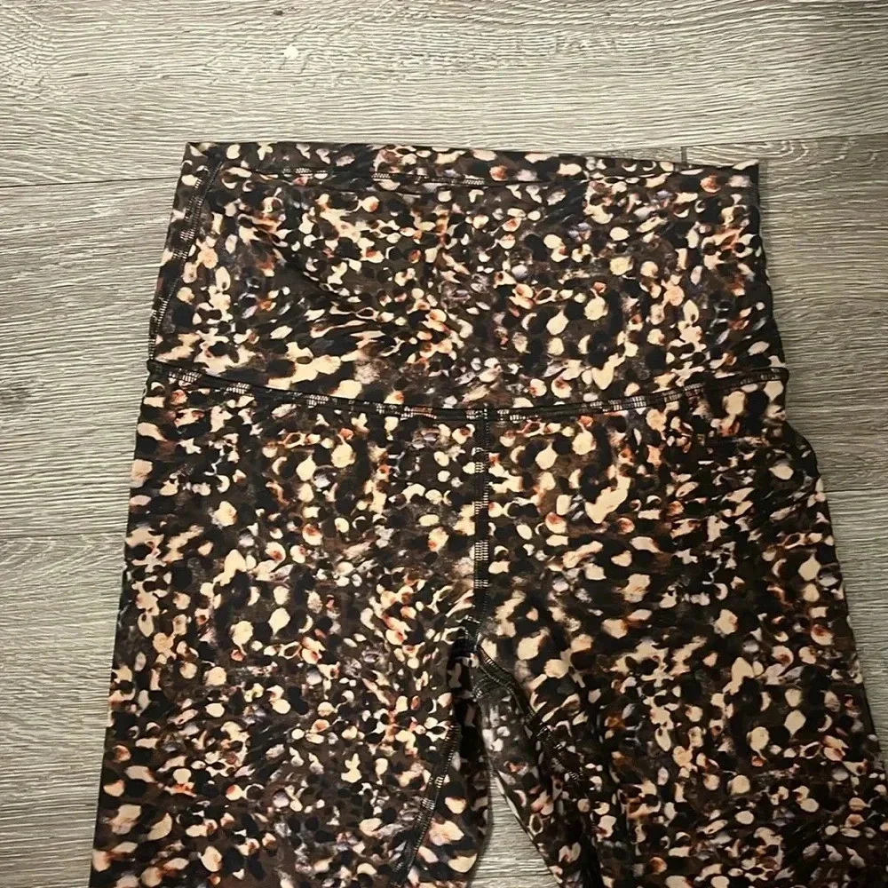 Lululemon invigorate tight leggings size 6